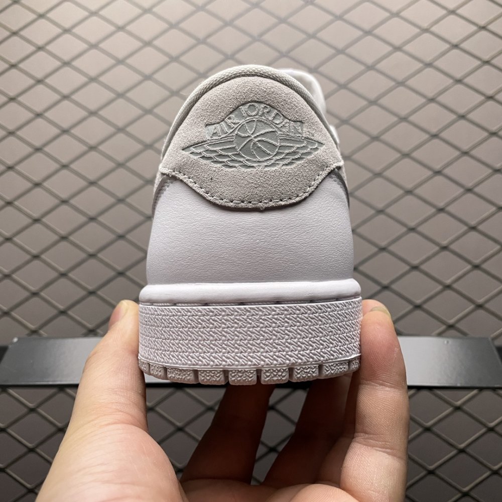 Кроссовки Air Jordan 1 Low фото 2