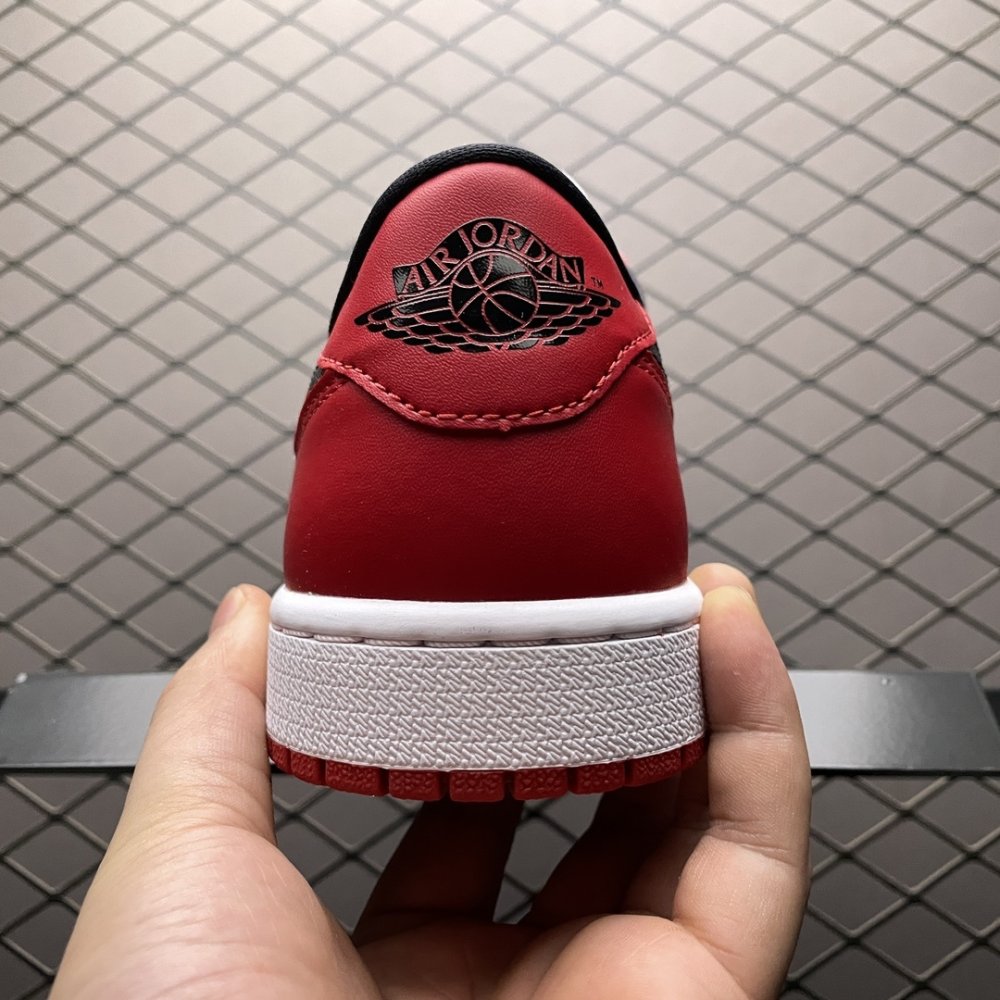 Кроссовки Air Jordan 1 Low фото 2