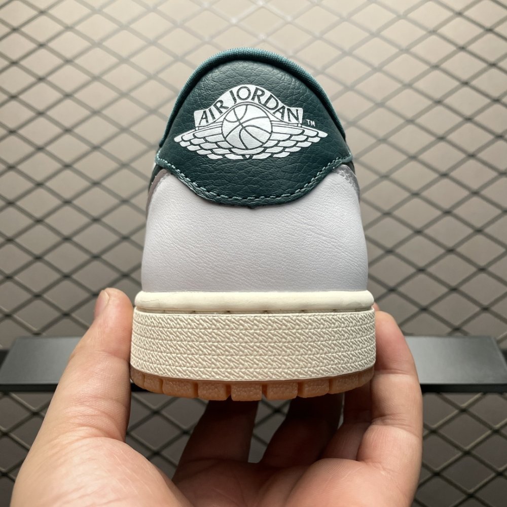 Кроссовки Air Jordan 1 Low фото 2