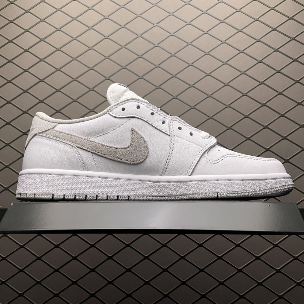 Кроссовки Air Jordan 1 Low фото 3