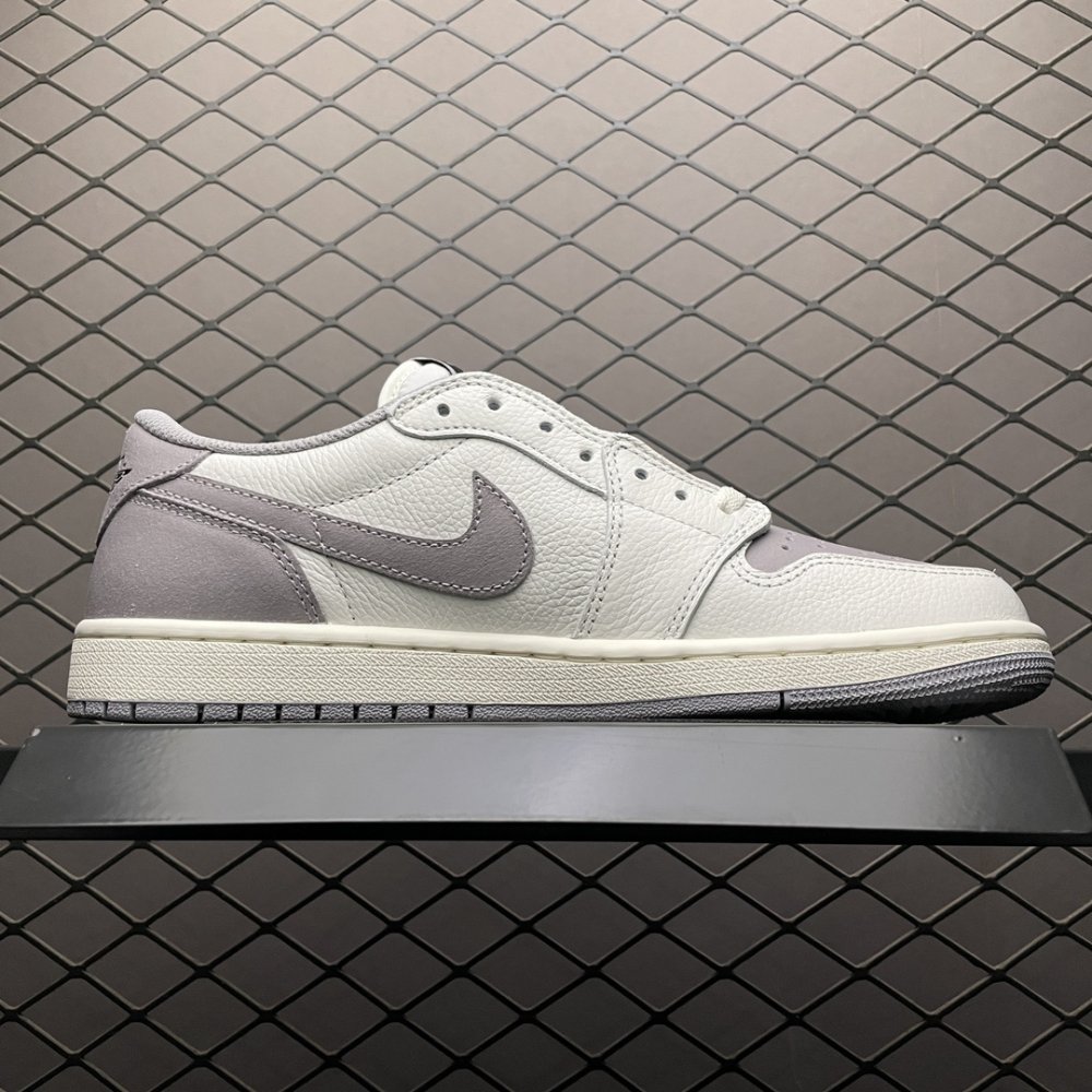 Кроссовки Air Jordan 1 Low фото 3