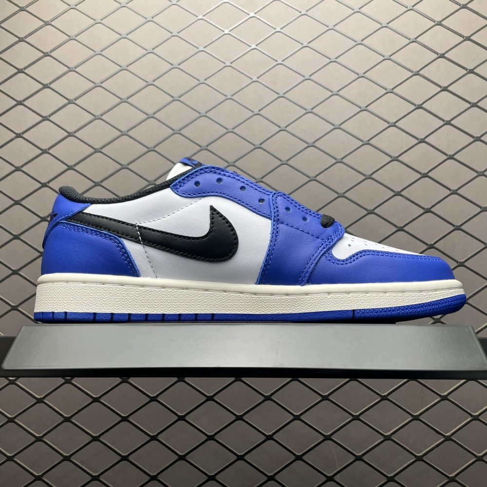 Кроссовки Air Jordan 1 Low фото 3