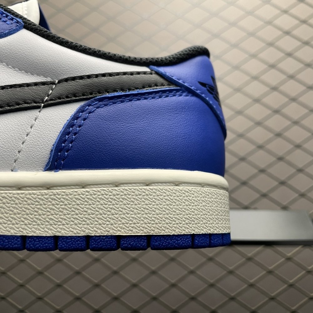 Кроссовки Air Jordan 1 Low фото 4