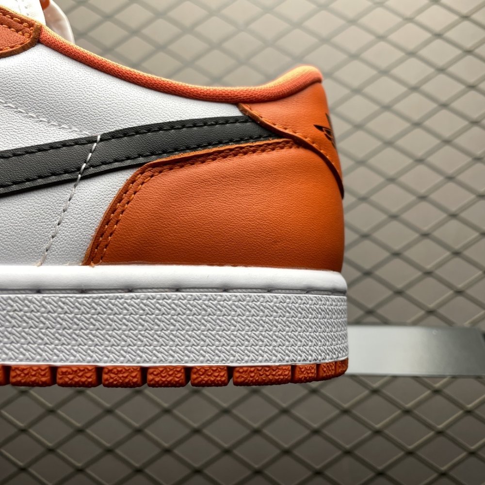 Кроссовки Air Jordan 1 Low фото 4