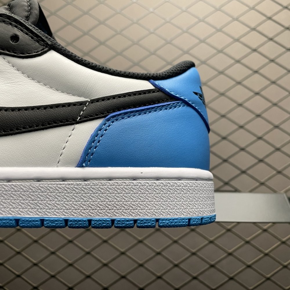 Кроссовки Air Jordan 1 Low фото 4