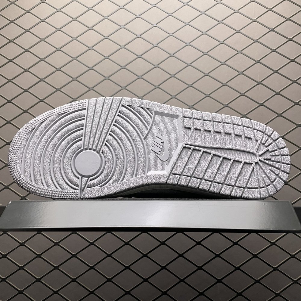 Кроссовки Air Jordan 1 Low фото 5