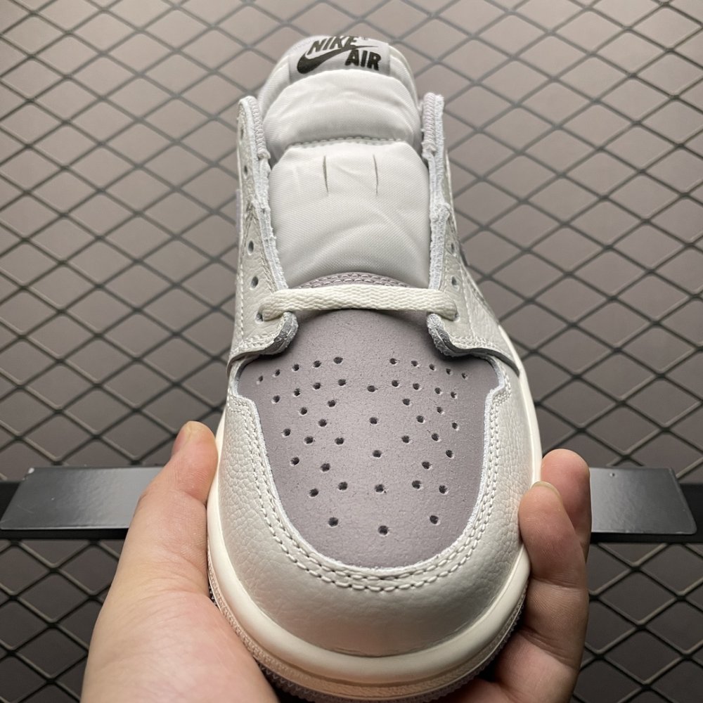 Кроссовки Air Jordan 1 Low фото 9