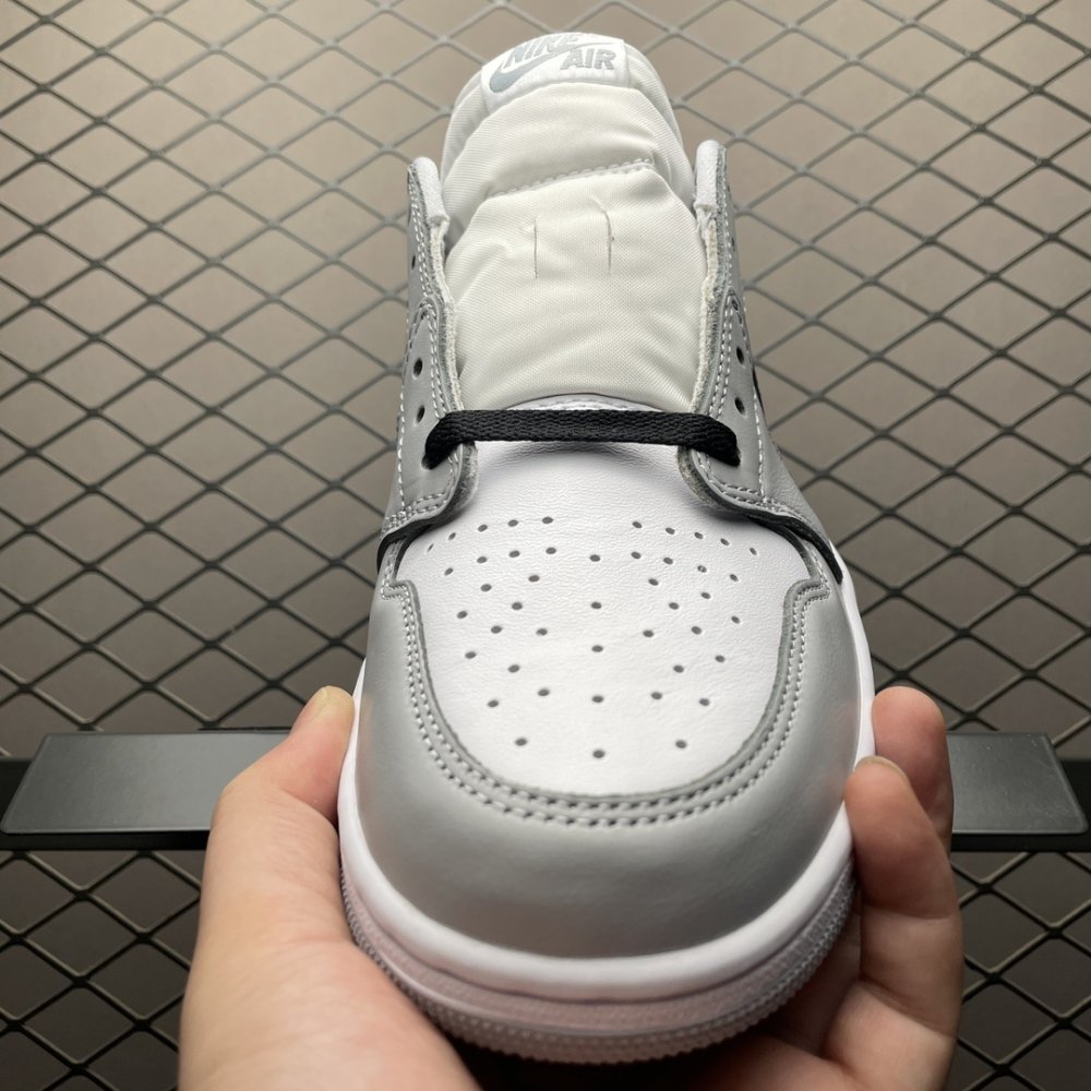 Кроссовки Air Jordan 1 Low фото 9