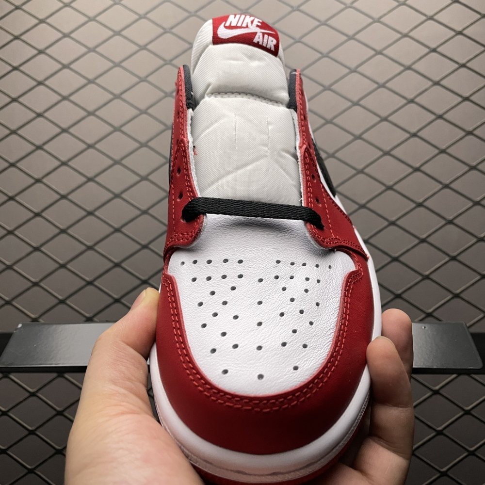 Кроссовки Air Jordan 1 Low фото 9