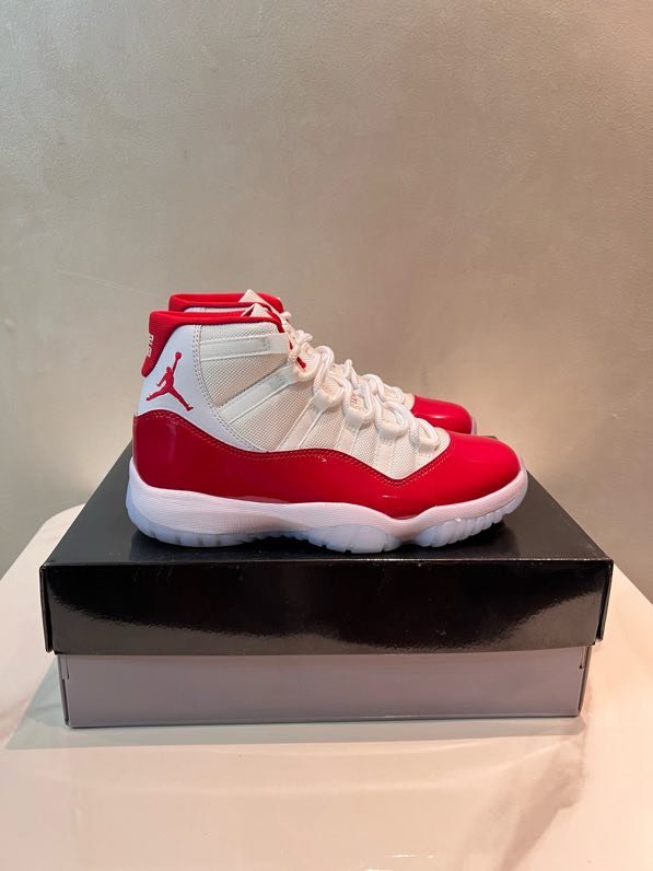 Кроссовки Air Jordan 11 фото 2