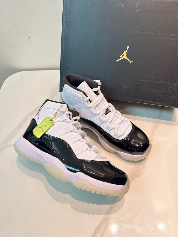 Кроссовки Air Jordan 11 фото 4