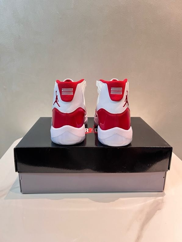 Кроссовки Air Jordan 11 фото 5