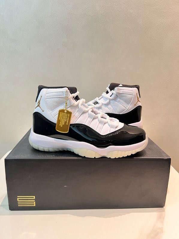 Кроссовки Air Jordan 11 фото 5