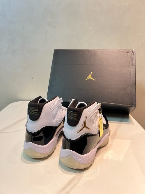 Кроссовки Air Jordan 11 фото 6