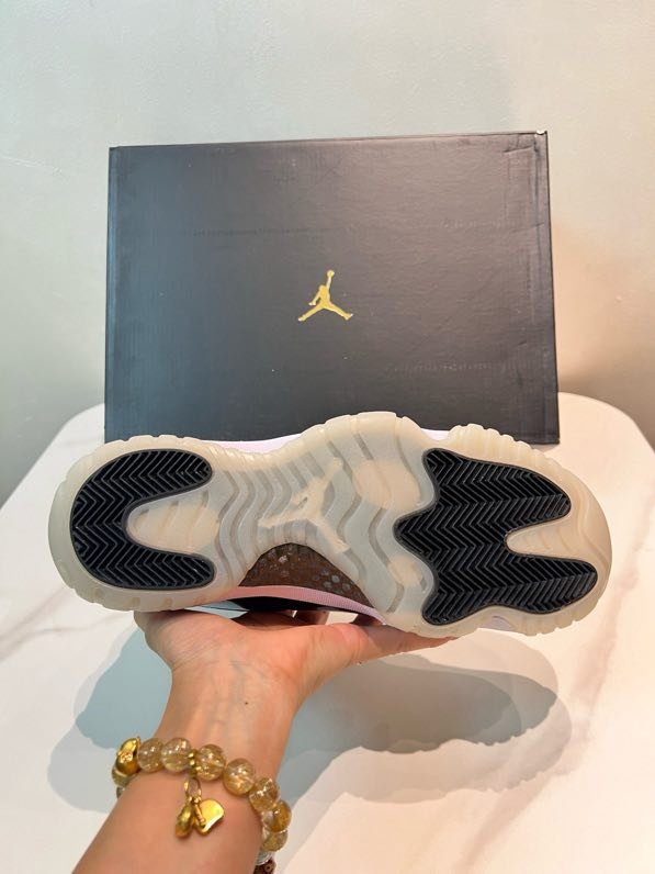 Кроссовки Air Jordan 11 фото 7