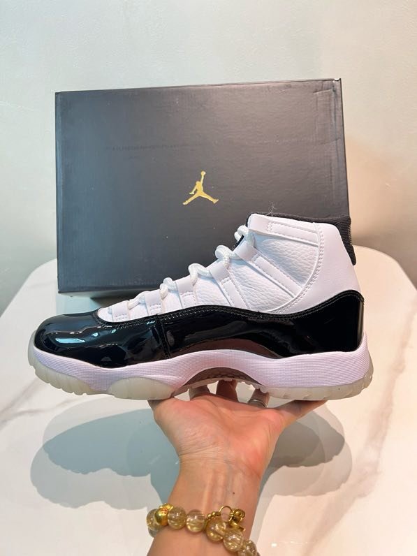 Кроссовки Air Jordan 11 фото 8