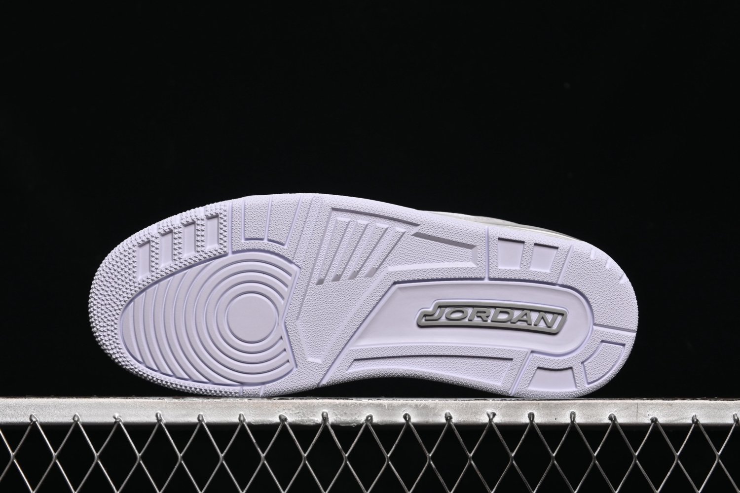 Кросівки Air Jordan 3 Retro Pure Money фото 3