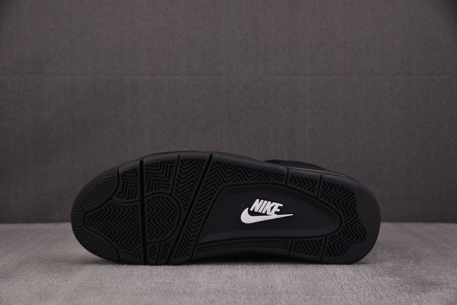 Кроссовки Air Jordan 4 Retro Black Cat фото 4