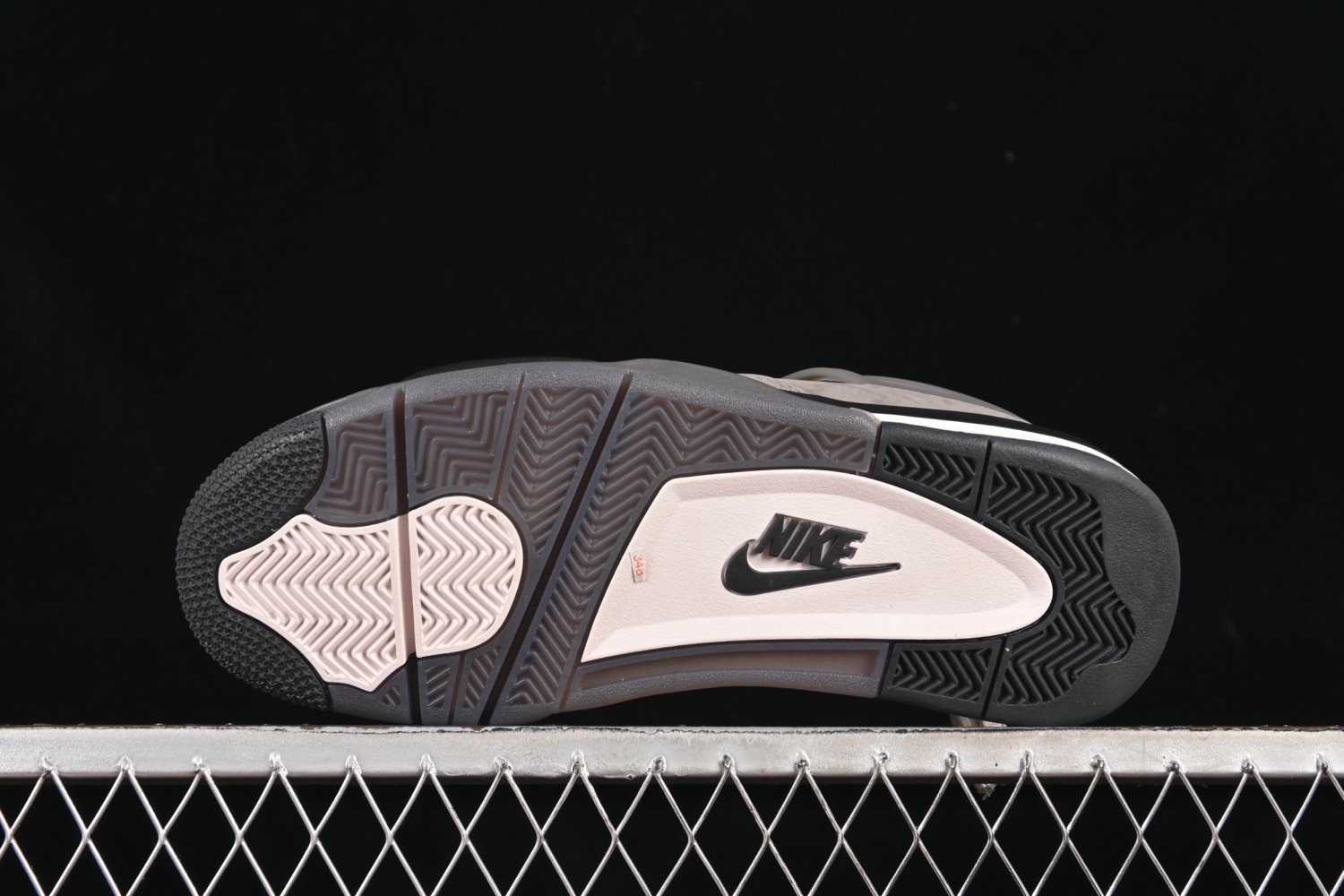 Кроссовки Air Jordan 4 Retro Cave Stone фото 3