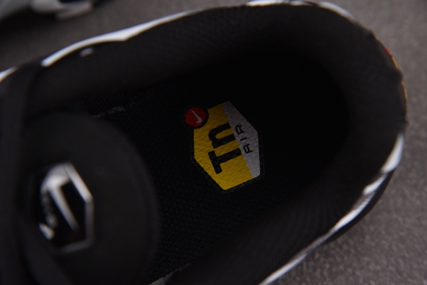 Кроссовки Air Max Plus Black Silver White фото 10