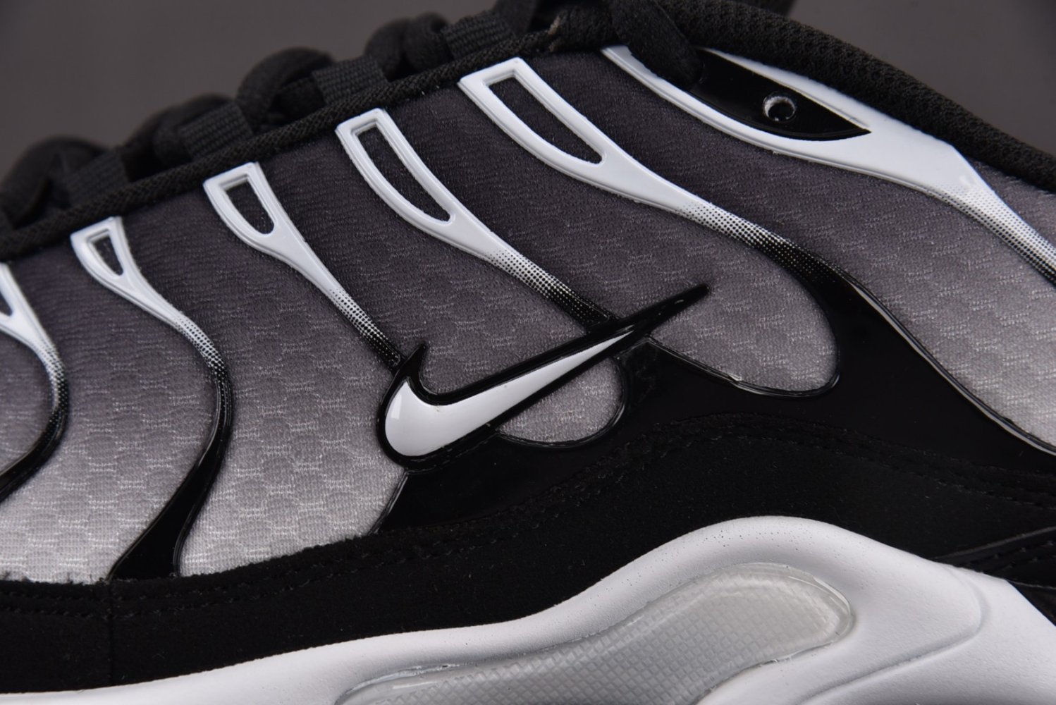 Кроссовки Air Max Plus Black Silver White фото 12