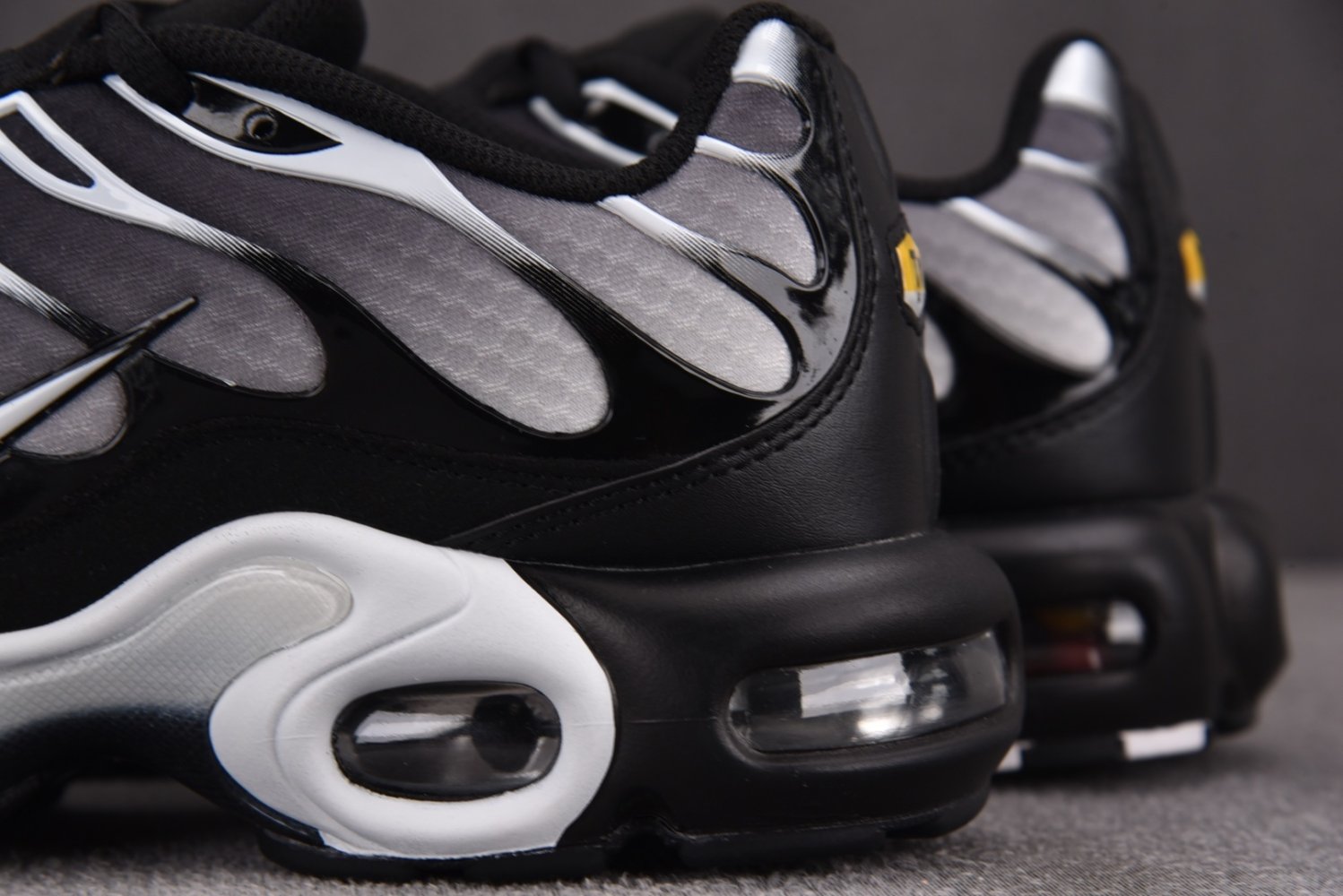 Кроссовки Air Max Plus Black Silver White фото 13