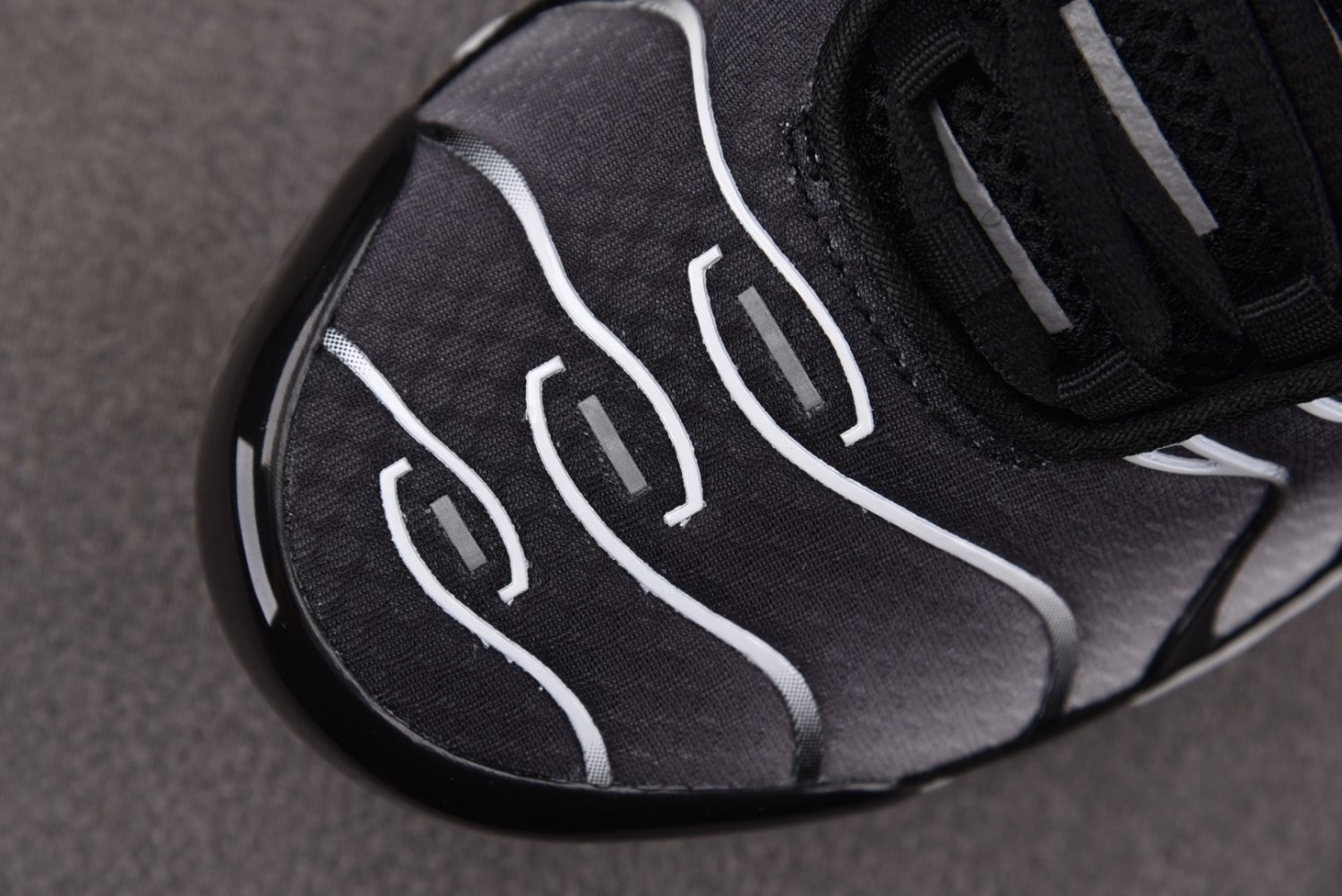 Кроссовки Air Max Plus Black Silver White фото 8