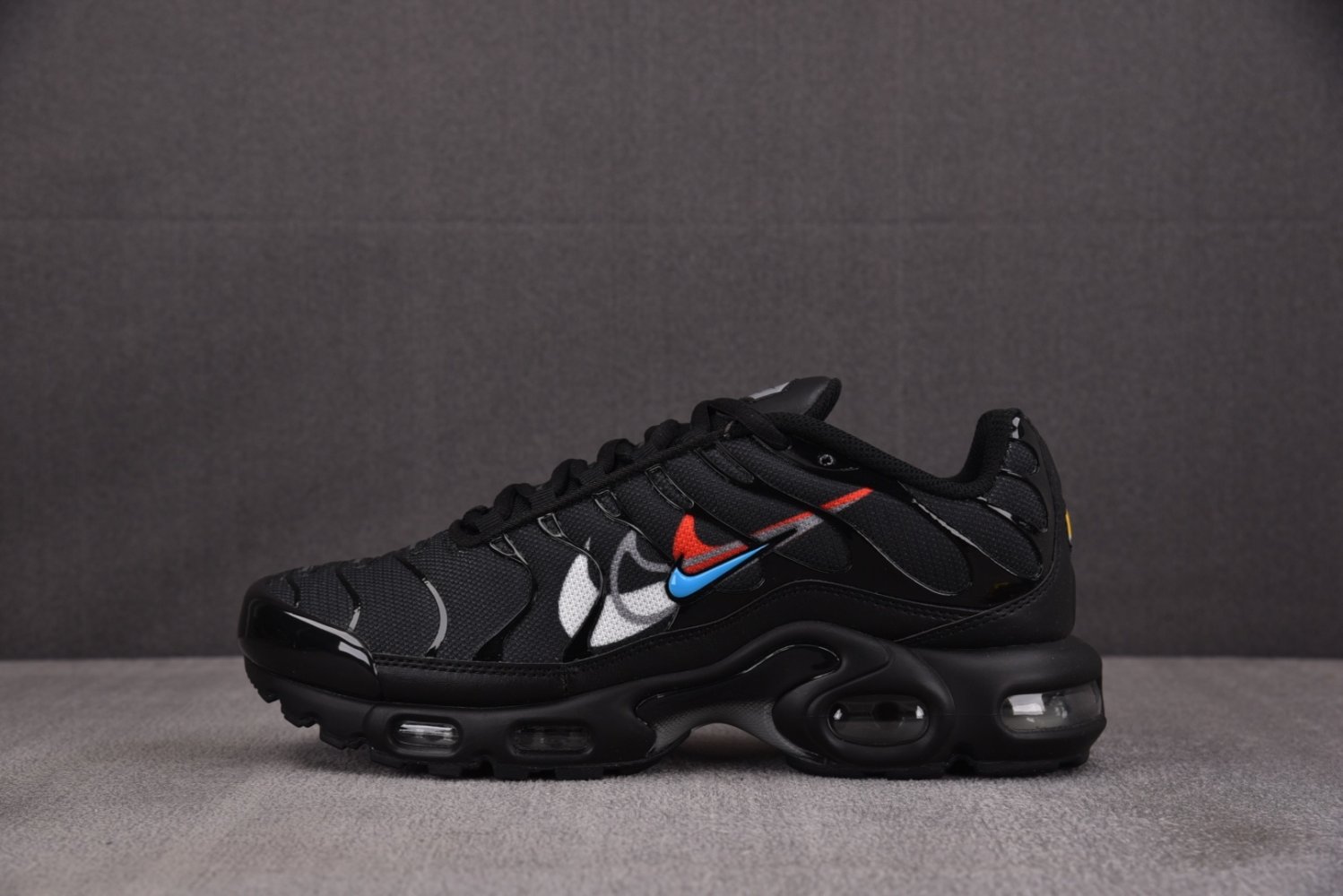 Кросівки Air Max Plus Black