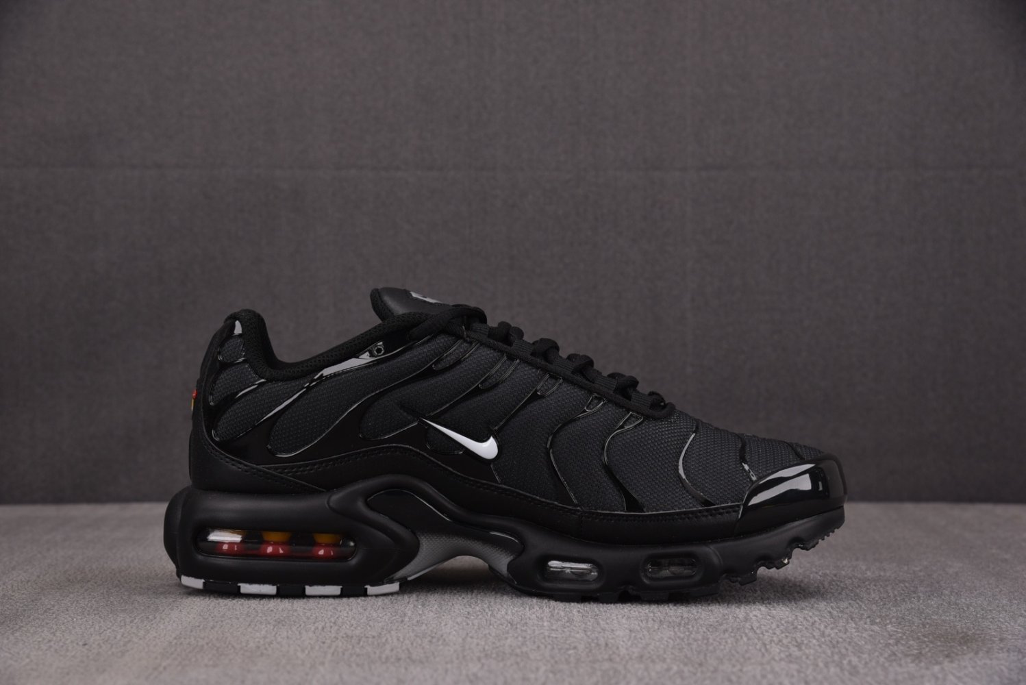 Кросівки Air Max Plus Black фото 2