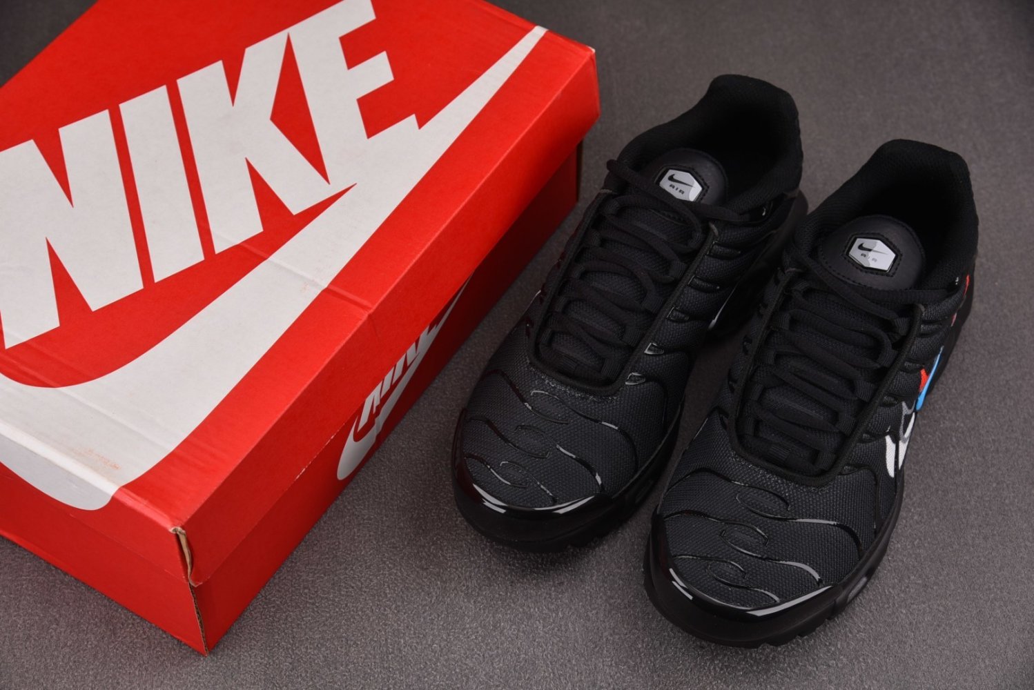 Кросівки Air Max Plus Black фото 7