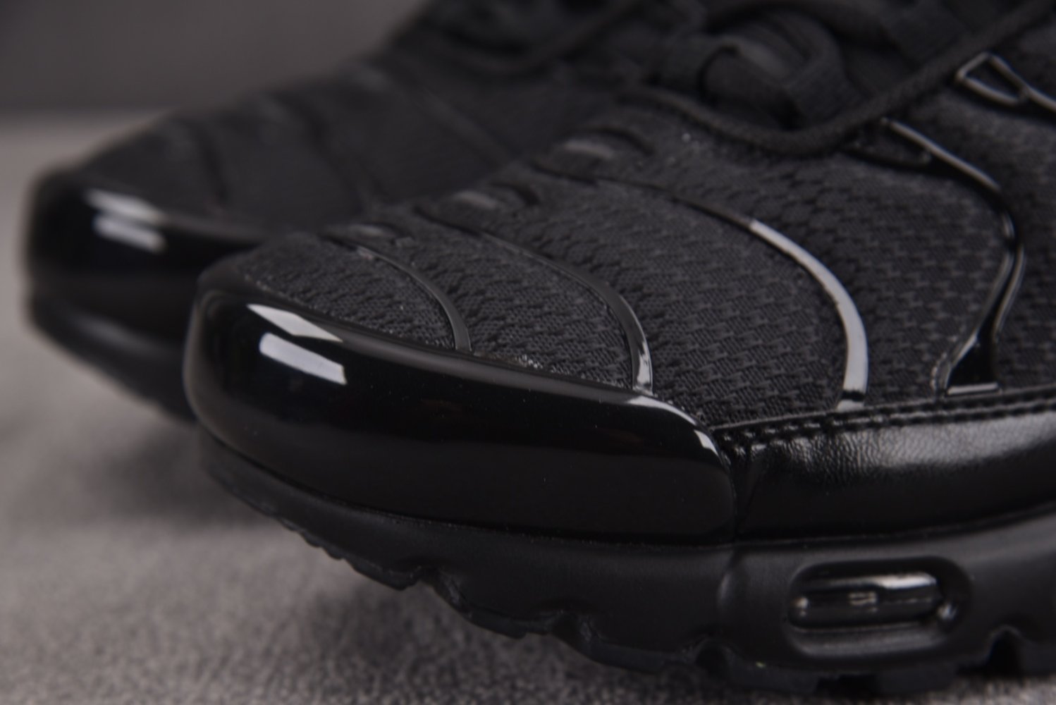 Кроссовки Air Max Plus Triple Black фото 11
