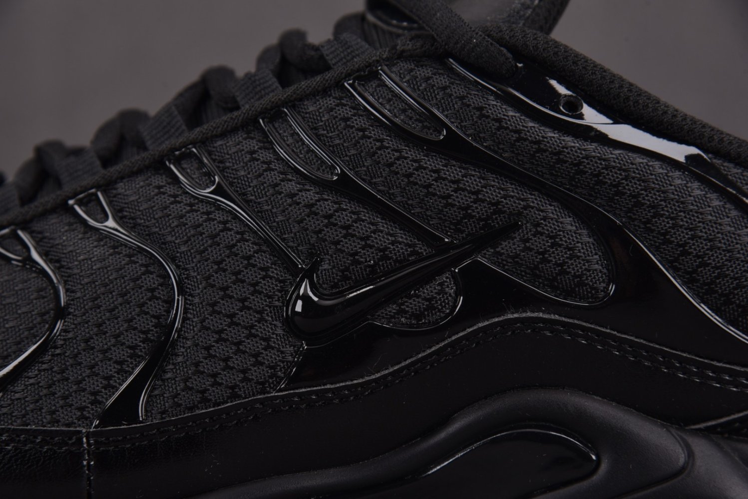 Кроссовки Air Max Plus Triple Black фото 12