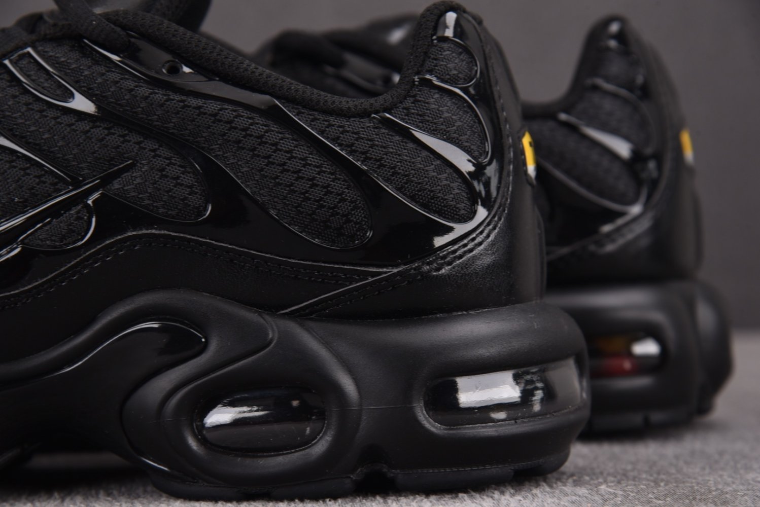 Кроссовки Air Max Plus Triple Black фото 13