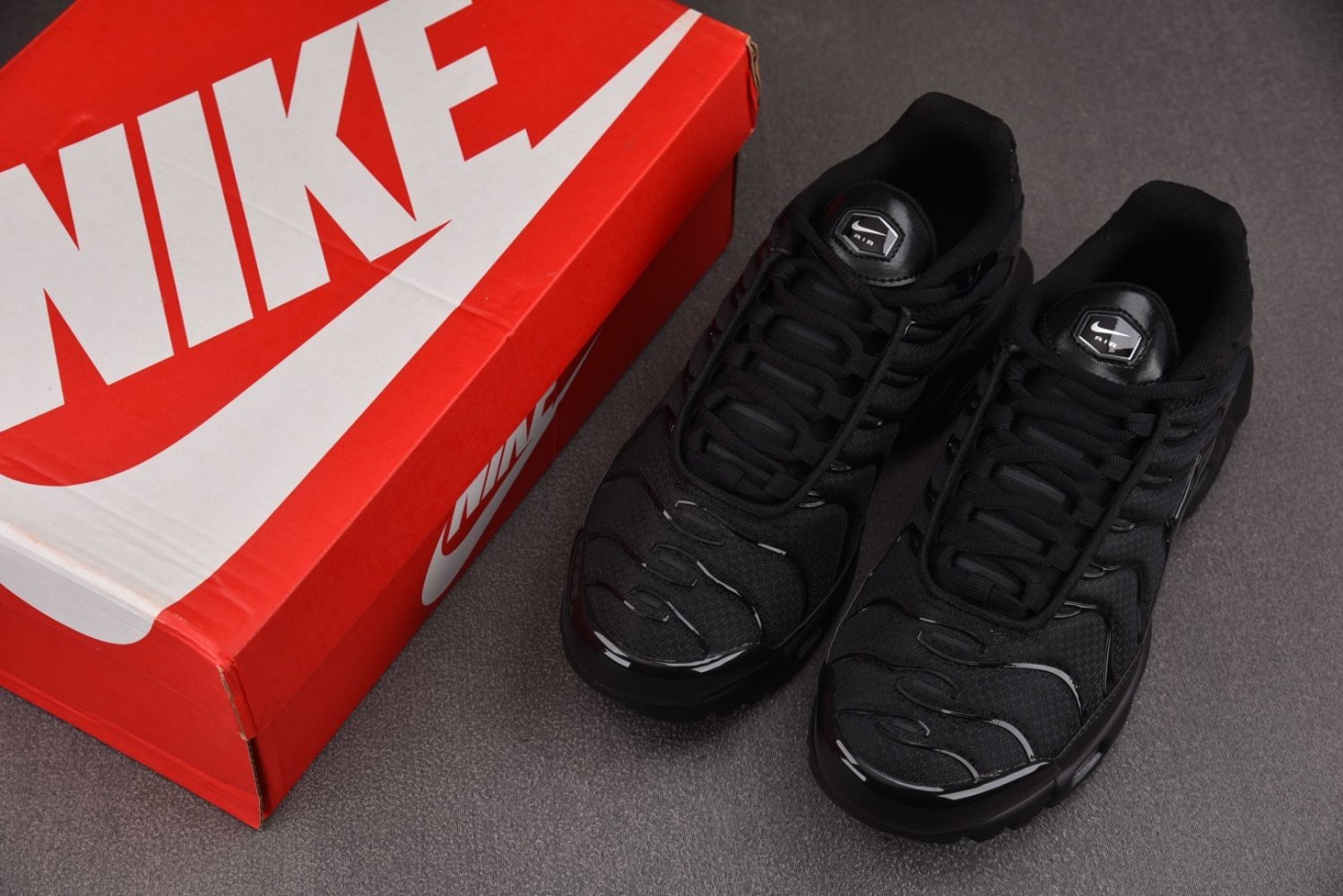 Кроссовки Air Max Plus Triple Black фото 7