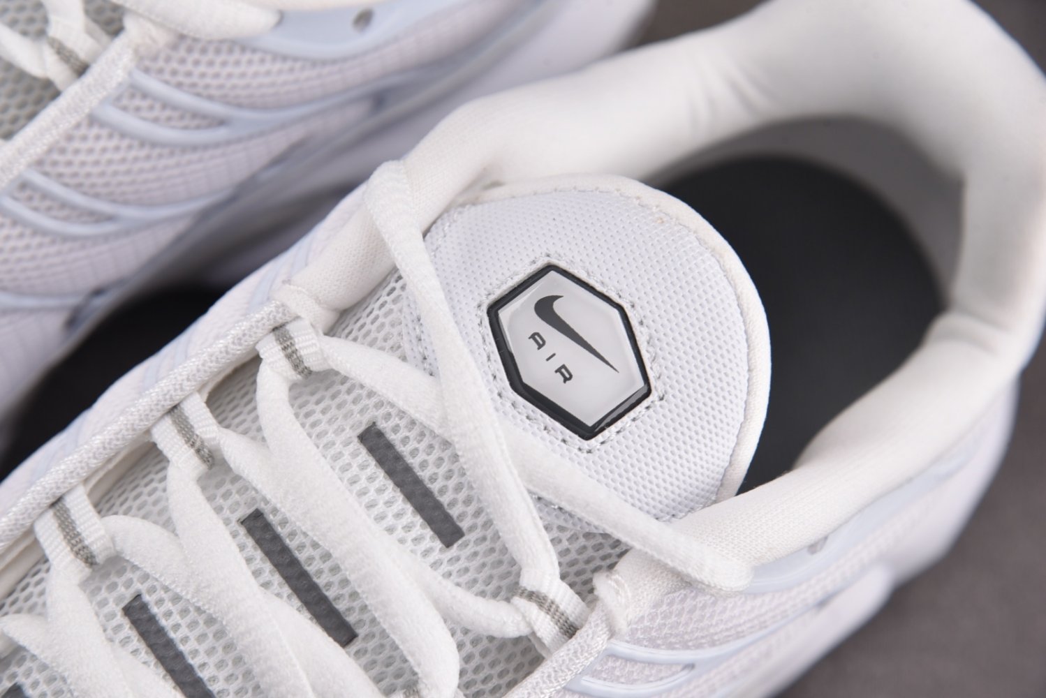 Кроссовки Air Max Plus White фото 9