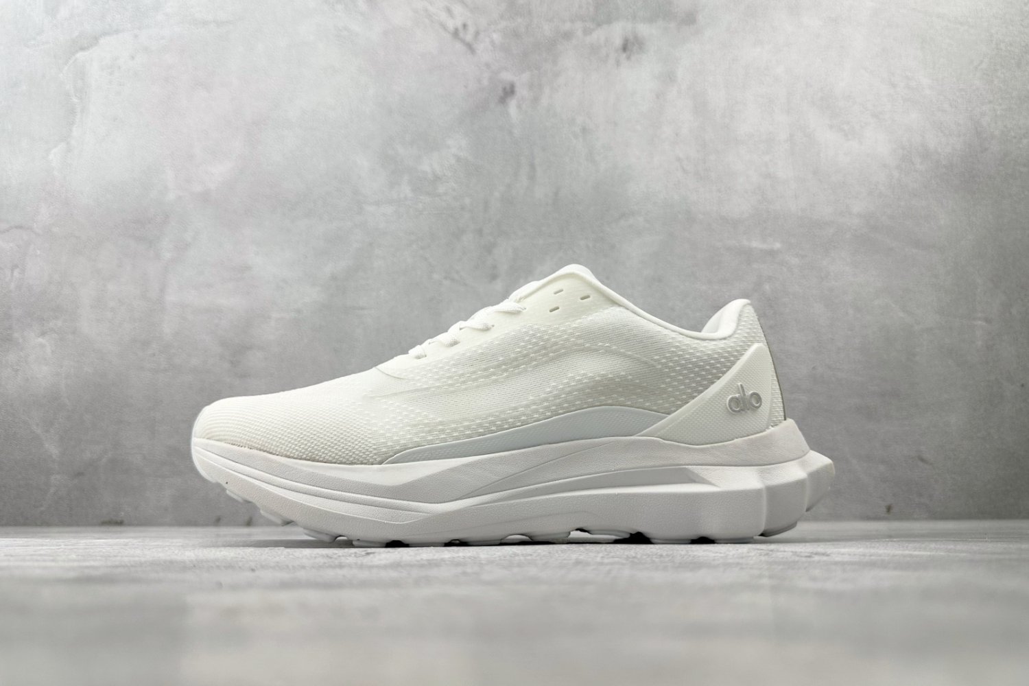 Кросівки Alo Runner