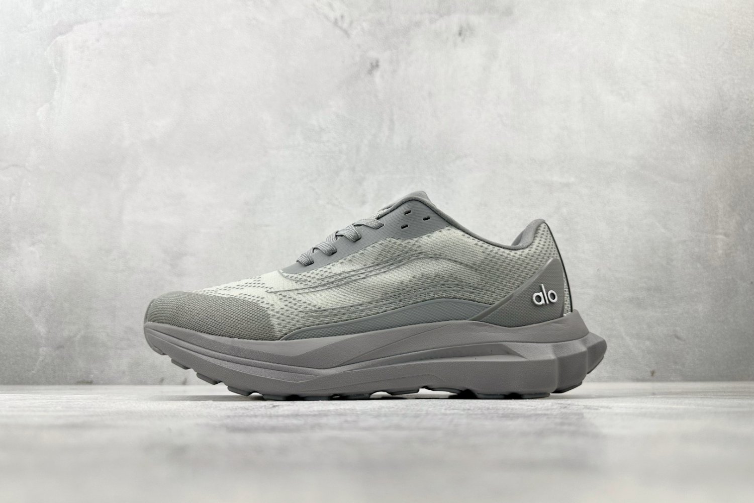 Кроссовки Alo Runner