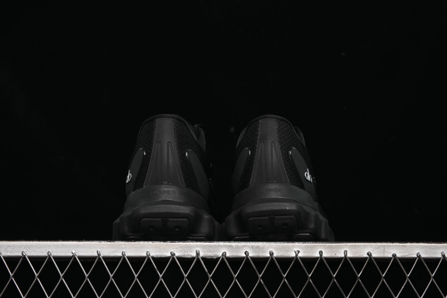 Кроссовки Alo Runner фото 6