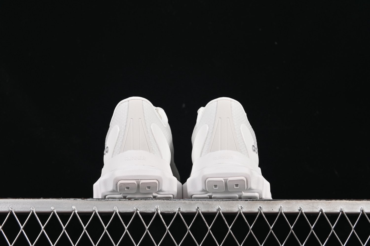 Sneakers Alo Runner фото 6