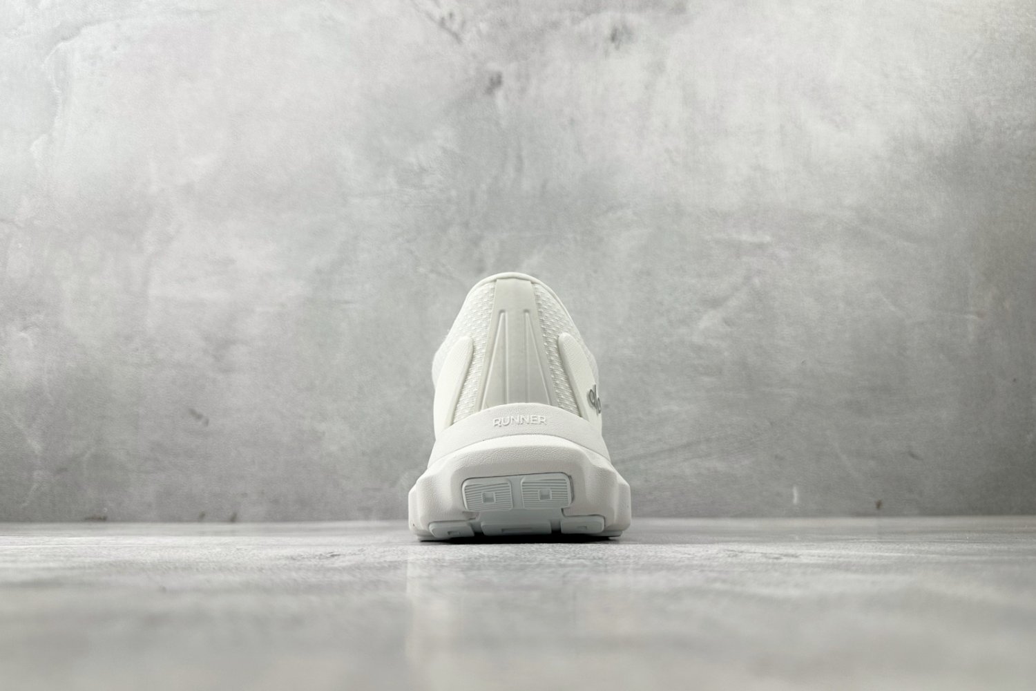 Кросівки Alo Runner фото 9