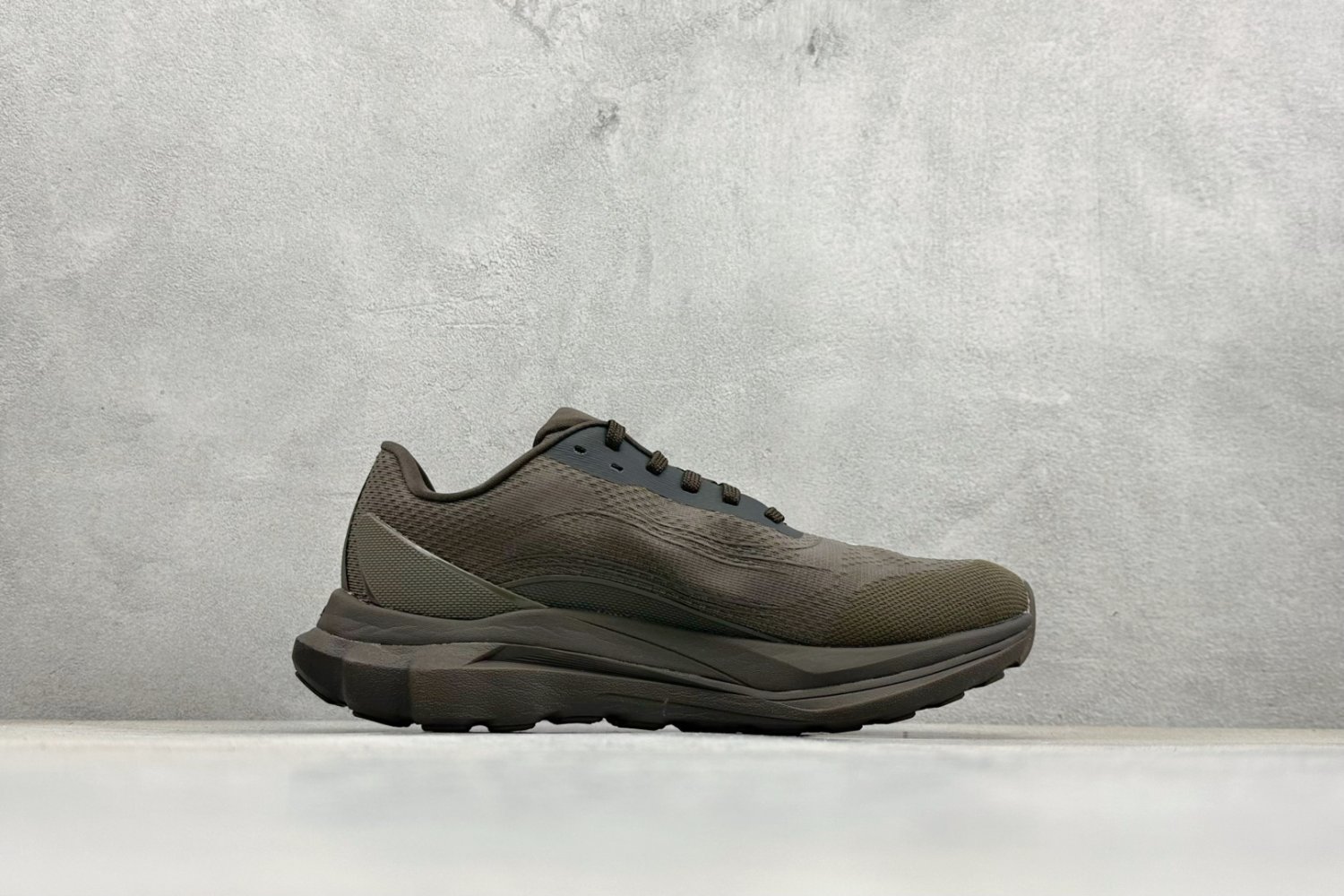 Кроссовки Alo Yoga Alo Runner фото 2