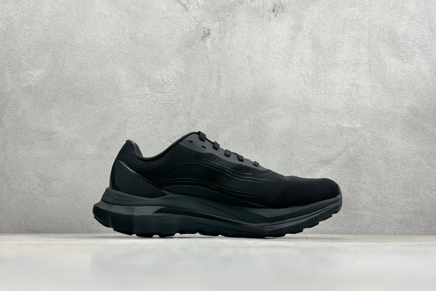 Кроссовки Alo Yoga Alo Runner фото 2