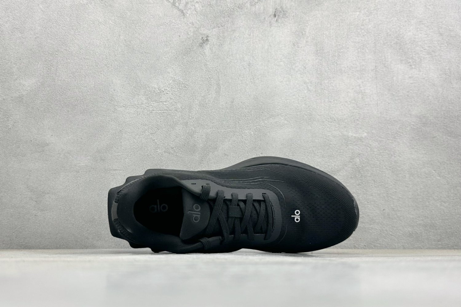 Кроссовки Alo Yoga Alo Runner фото 3