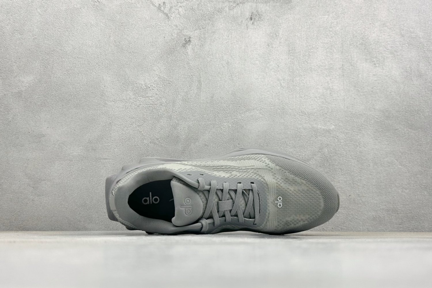 Кроссовки Alo Yoga Alo Runner фото 3