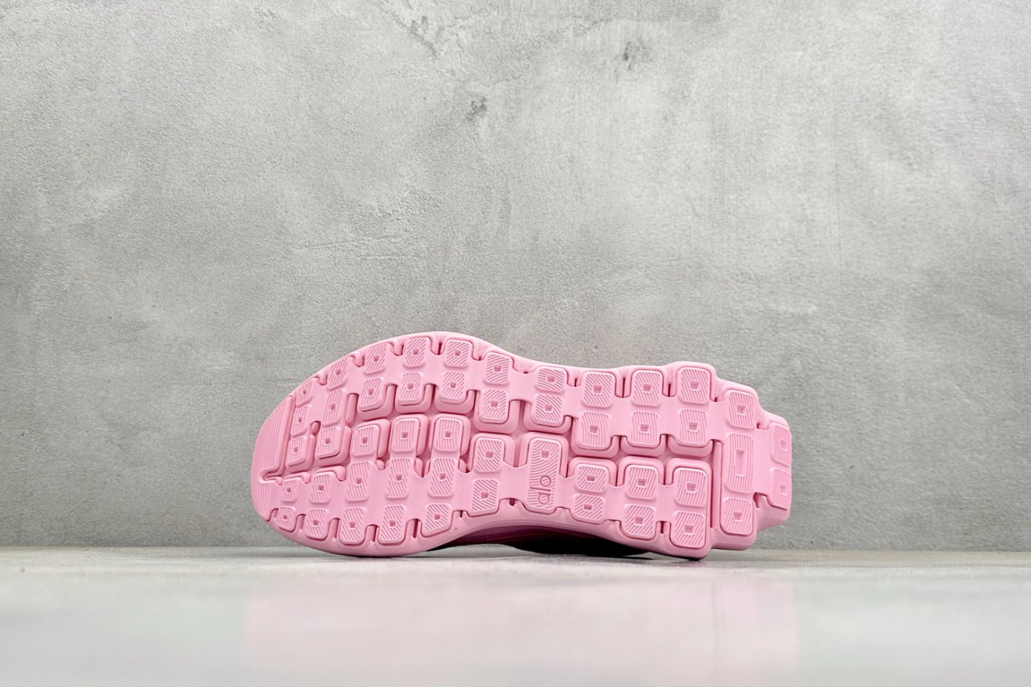 Кроссовки Alo Yoga Alo Runner фото 4