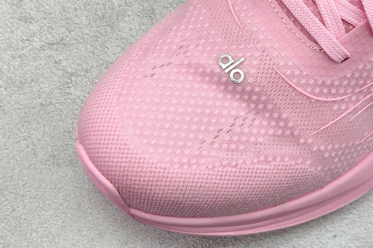 Кроссовки Alo Yoga Alo Runner фото 7