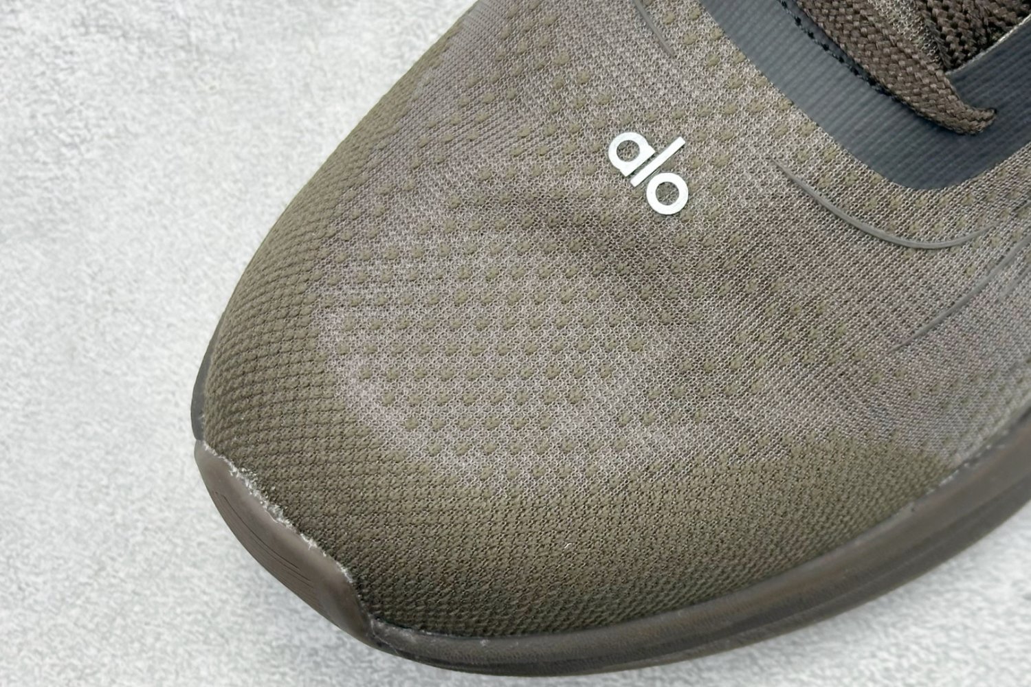 Кроссовки Alo Yoga Alo Runner фото 7