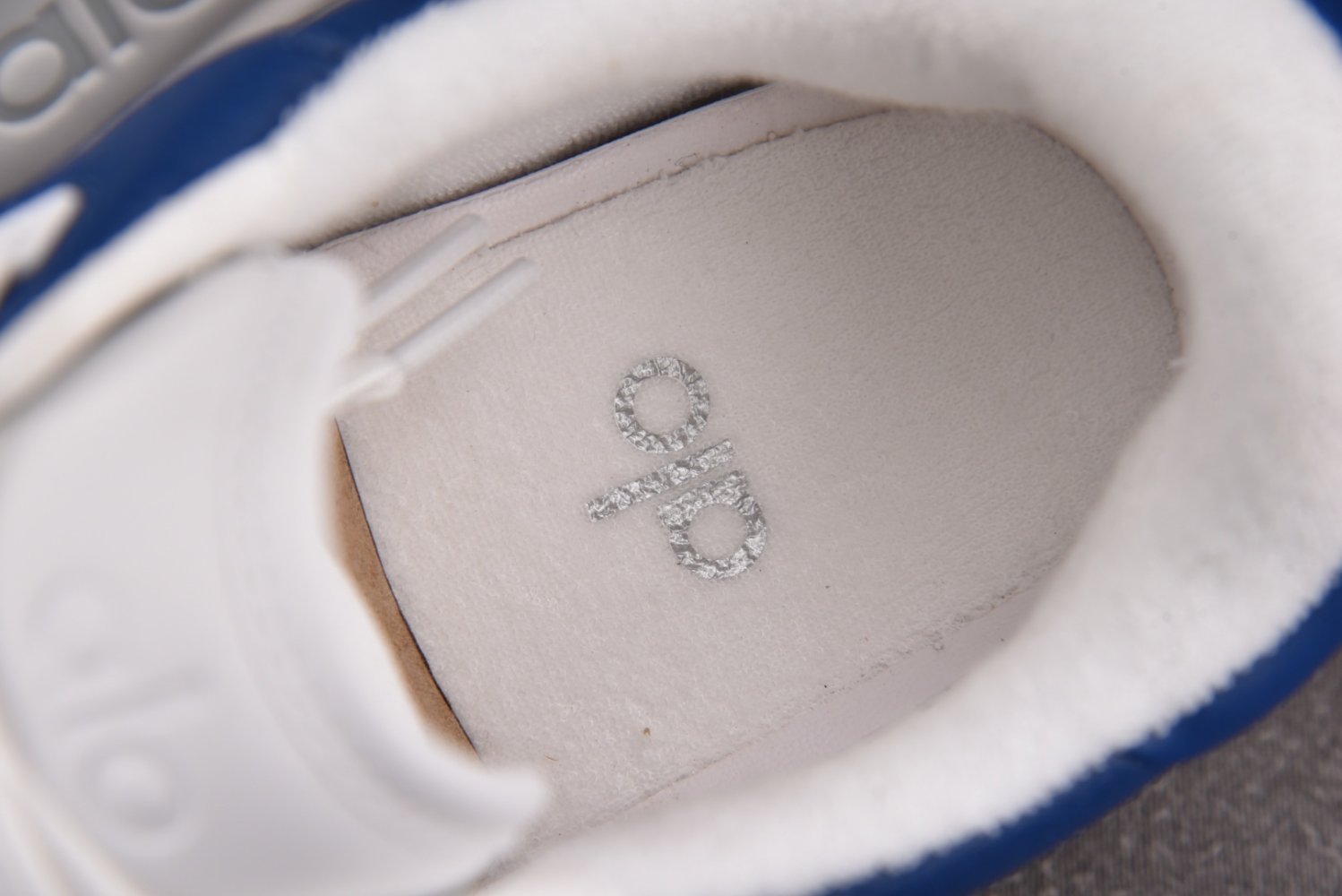 Кроссовки Alo Yoga Recovery Mode фото 10