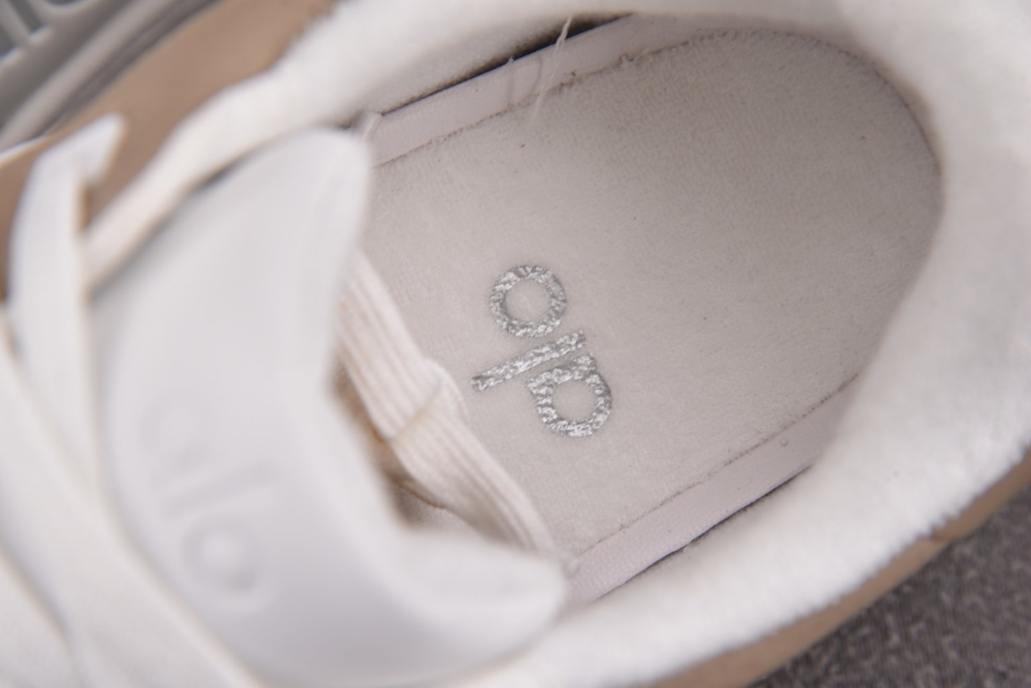 Sneakers Alo Yoga Recovery Mode фото 10