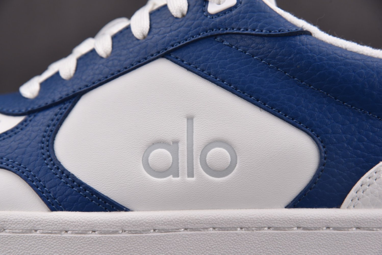 Кроссовки Alo Yoga Recovery Mode фото 12